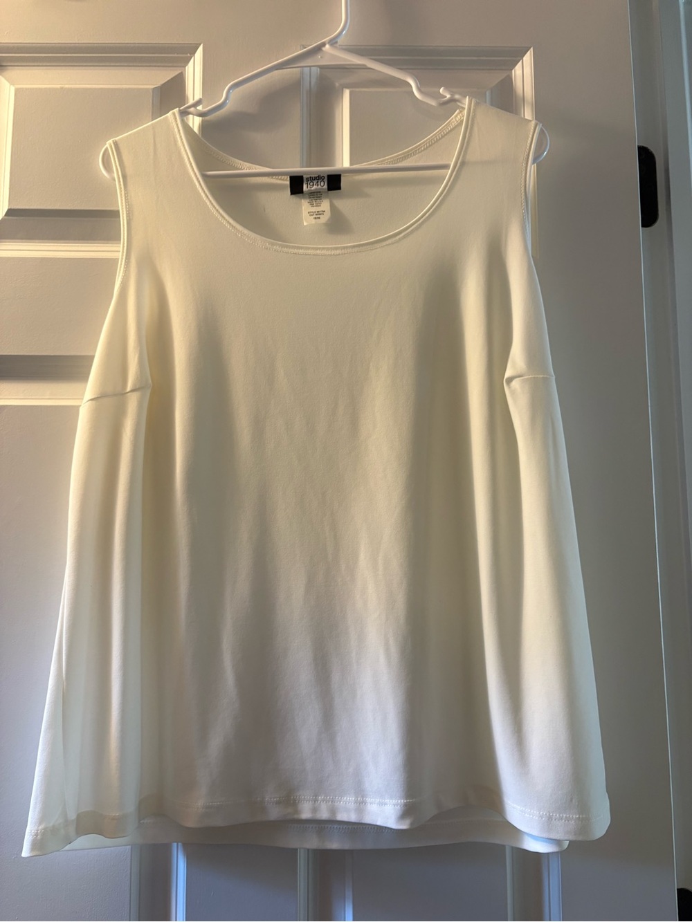Studio 1940 Ivory Cold-Shoulder Camisole Tank